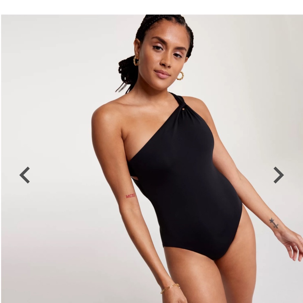 Calia By Carrie Underwood Black One-Shoulder One Piece Swimsuit Size 6 LIKE NEW